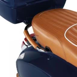 Zeige Details für Echtleder-Handgriff-Bezüge für Beifahrer Vespa Primavera/Sprint "Luxury-Line", braun Bild von Echtleder-Handgriff-Bezüge für Beifahrer Vespa Primavera/Sprint "Luxury-Line", braun
