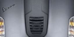 Zeige Details für Hupenverkleidung Piaggio Vespa GTS/GTS Super, Carbon-Look Bild von Hupenverkleidung Piaggio Vespa GTS/GTS Super, Carbon-Look