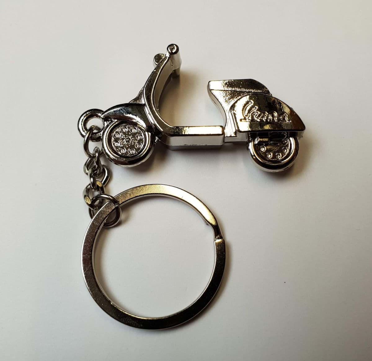 Schlüsselanhänger Vespa-Style, Metall, Farbe Silber
